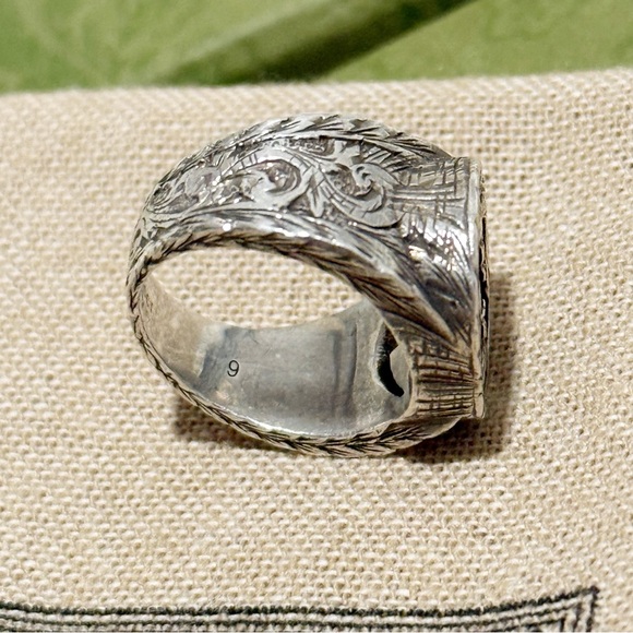 Gucci Interlocking G Paisley Silver Ring (GUC) - Picture 6 of 16